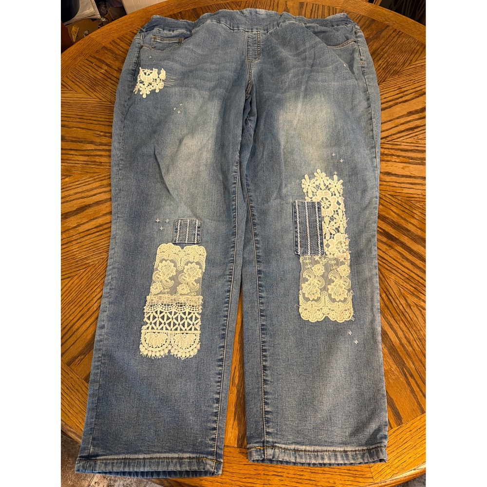 Coldwater Creek 22W Lace Patchwork Pull On Jeans Light Wash Straight Leg Cropped